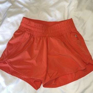 Lululemon track that shorts